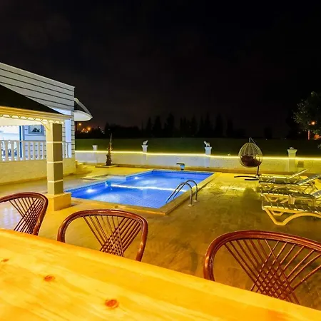 Marvelous With Private Pool In Muratpasa 4*