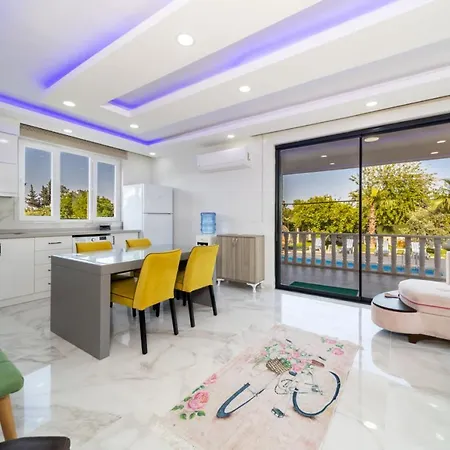 Villa Marvelous With Private Pool In Muratpasa