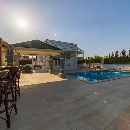 Szálloda Marvelous With Private Pool In Muratpasa 4*